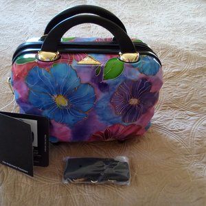 Triforce Beauty case